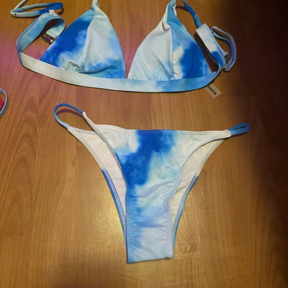 Swimsuits!! All size medium! Need them gone asap. - Picture 4 of 7